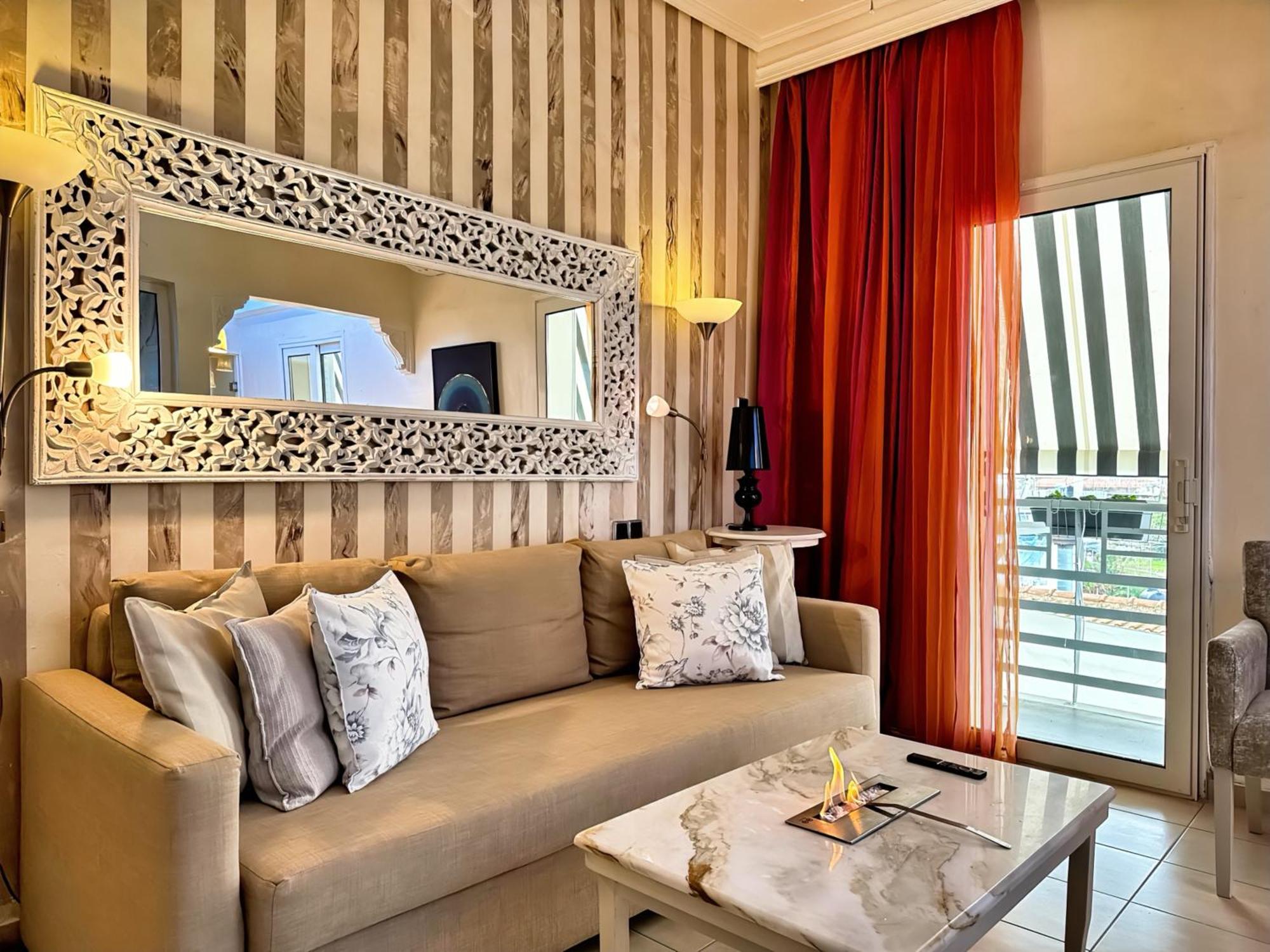 Panorama Suites & Spa - Adults Only Stomion  Room photo