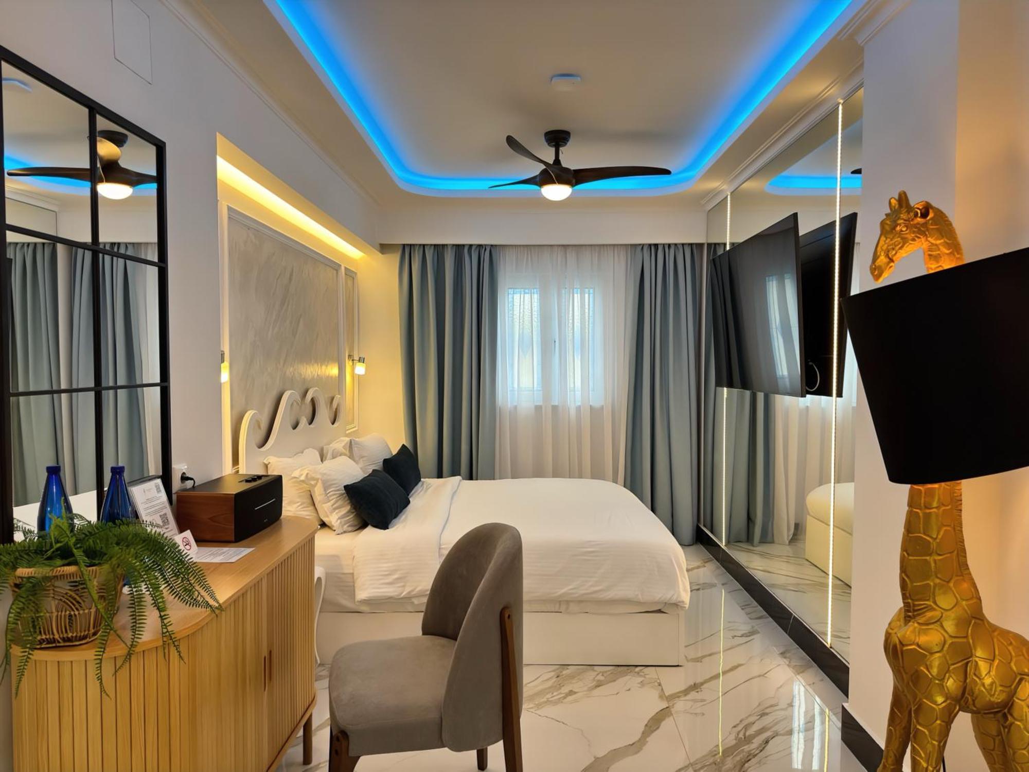 Panorama Suites & Spa - Adults Only Stomion  Room photo