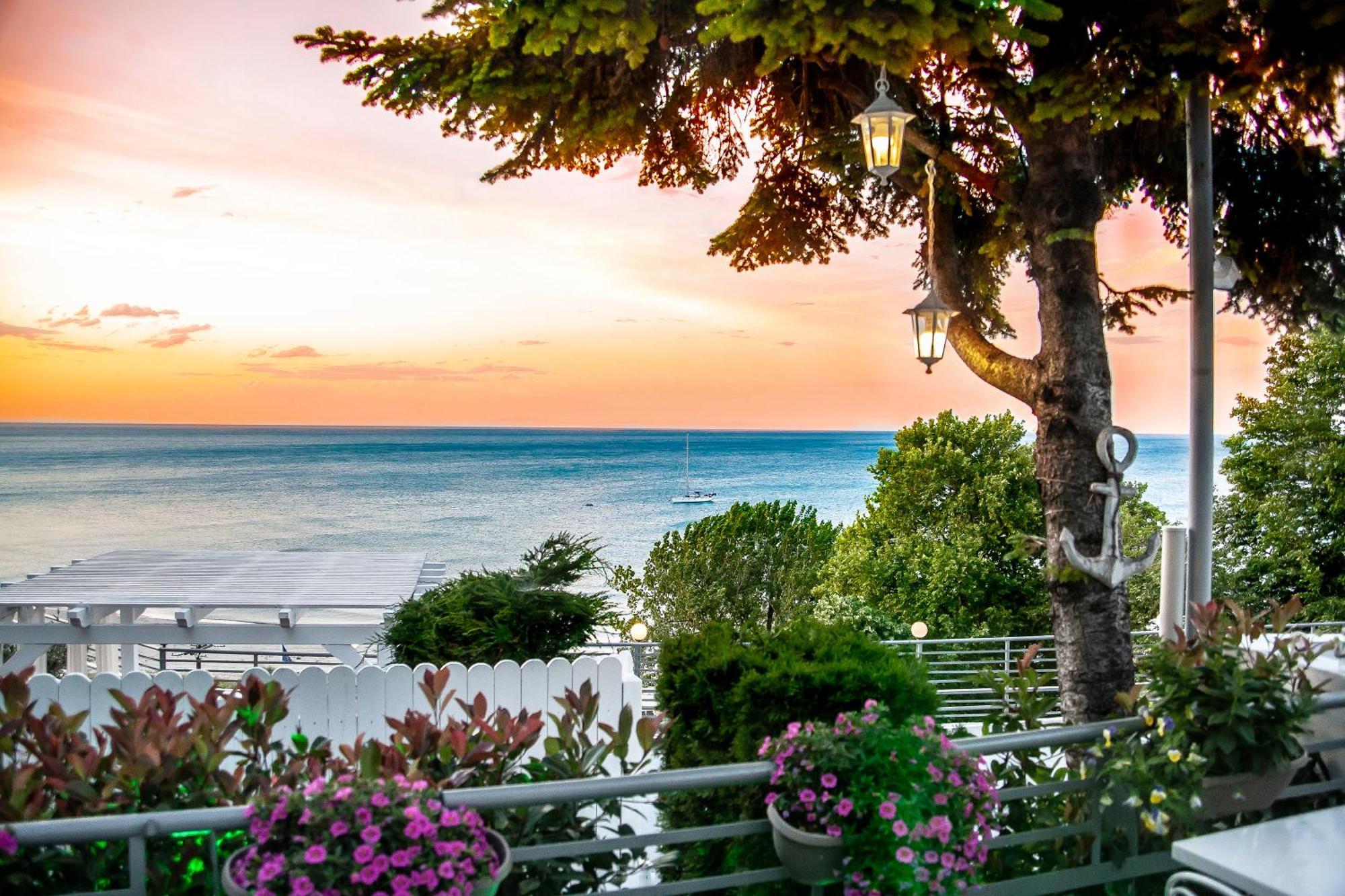 Panorama Suites & Spa - Adults Only Stomion  Exterior photo